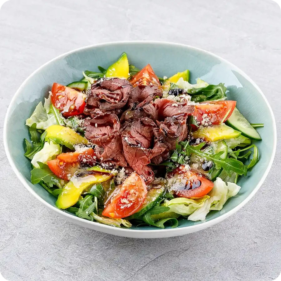 Salad with roast beef and truffle oil