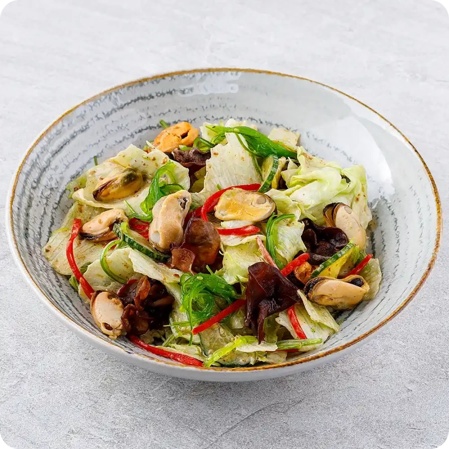 Salad with mussels