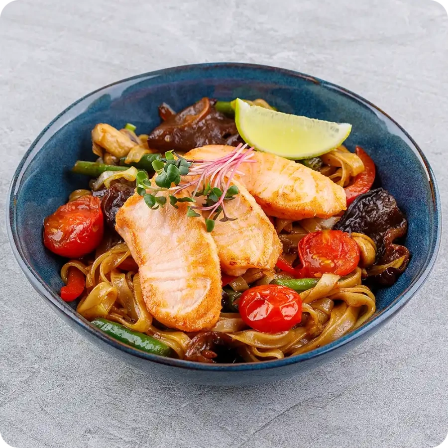 Rice noodles with salmon