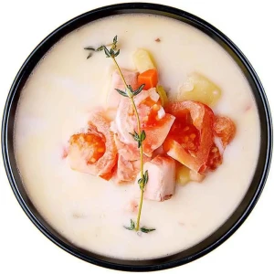 Norwegian soup with salmon