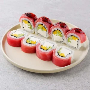 Roll Philadelphia with tuna