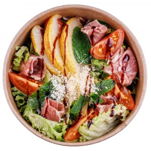 Salad with pear and prosciutto