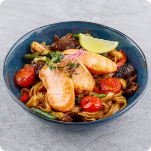 Rice noodles with salmon