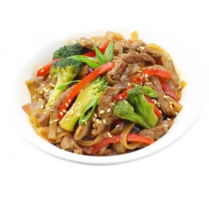 Rice noodles with beef